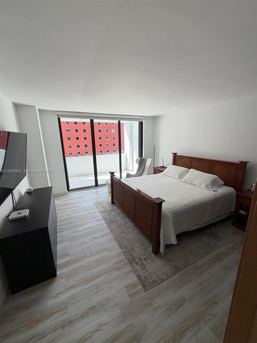 VILLA REGINA CONDO - Residential