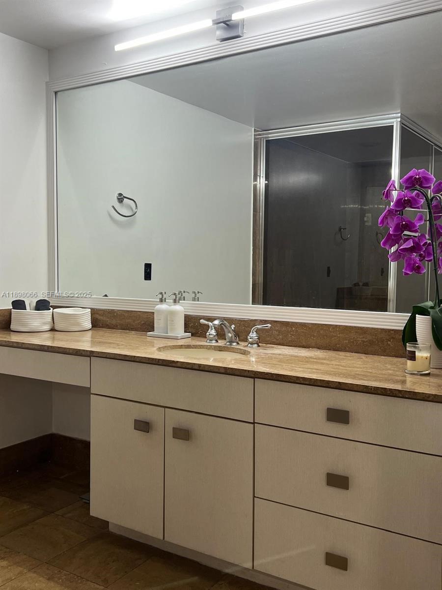 VILLA REGINA CONDO - Residential