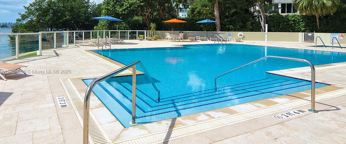 VILLA REGINA CONDO - Residential