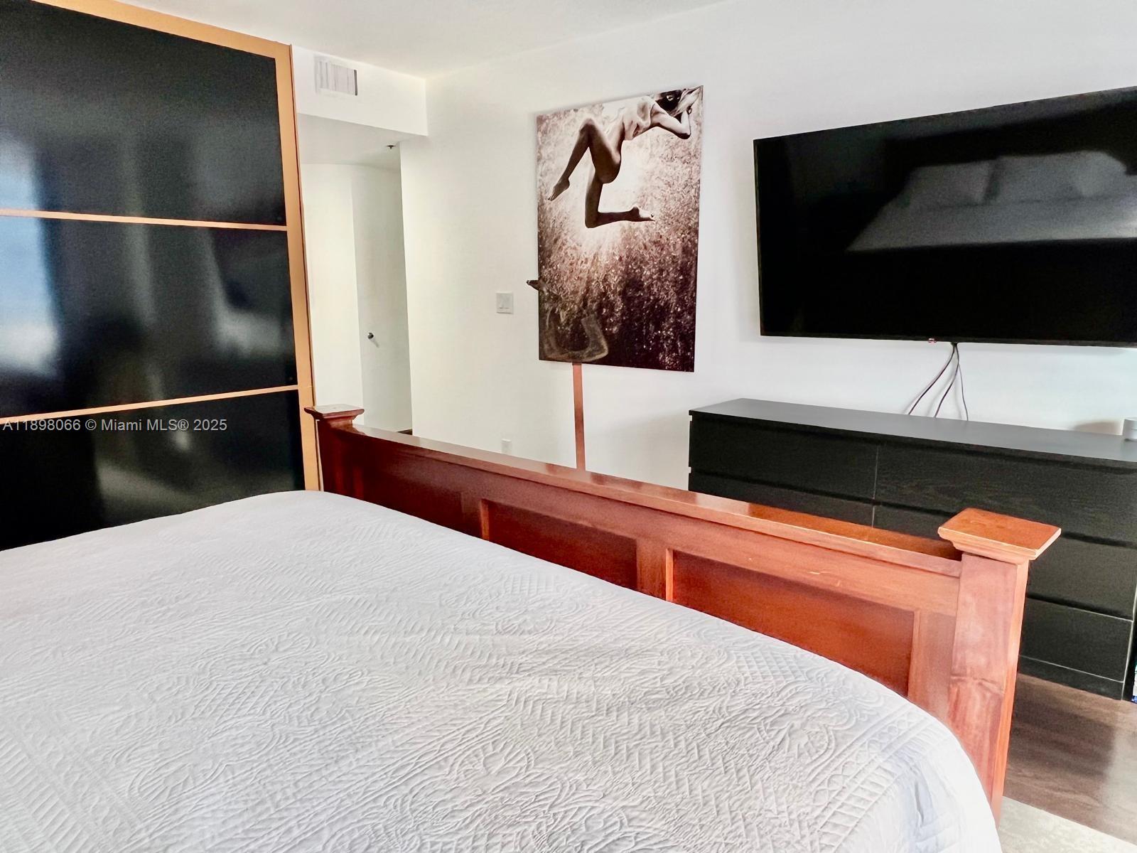 VILLA REGINA CONDO - Residential