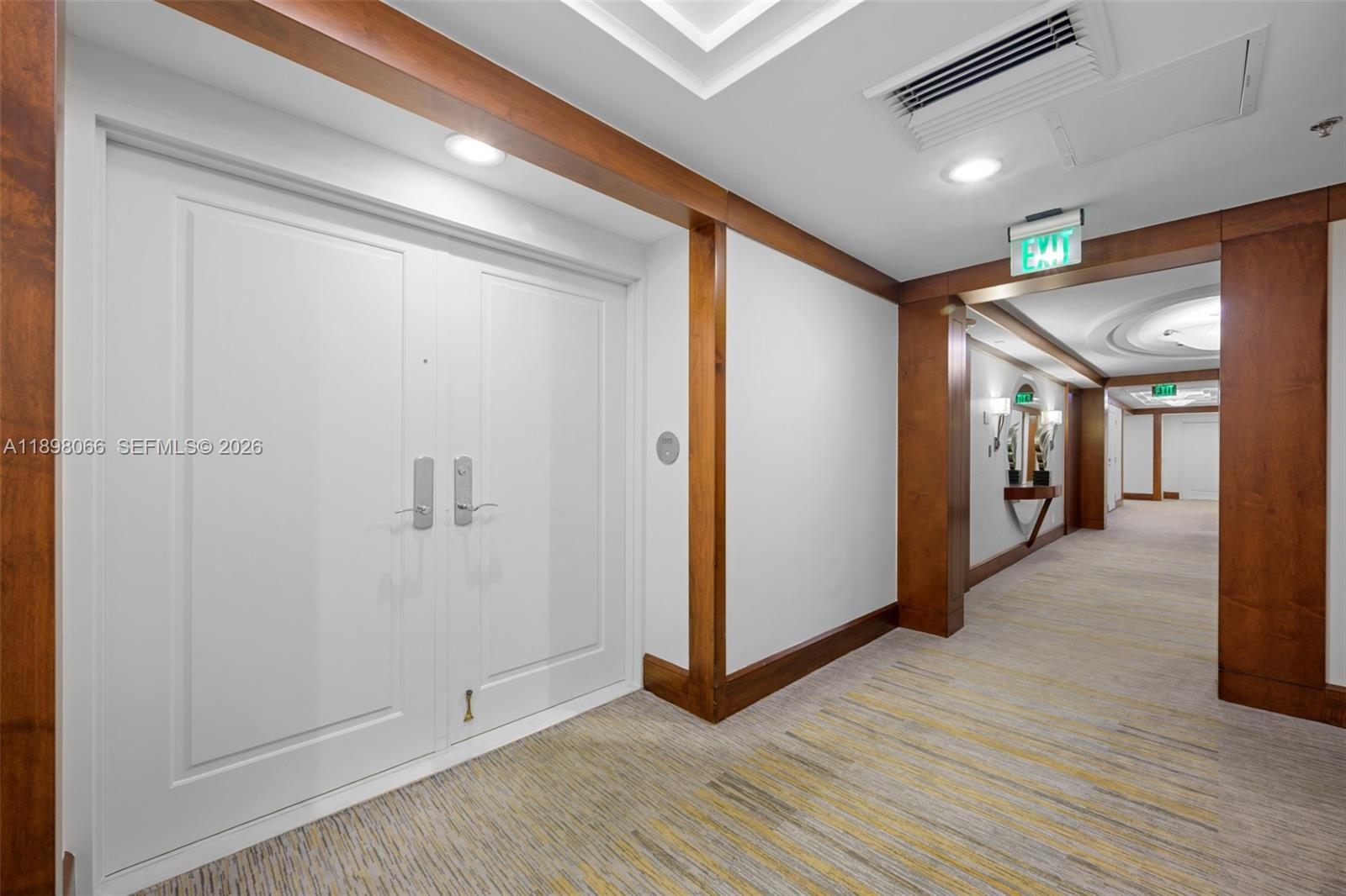 VILLA REGINA CONDO - Residential