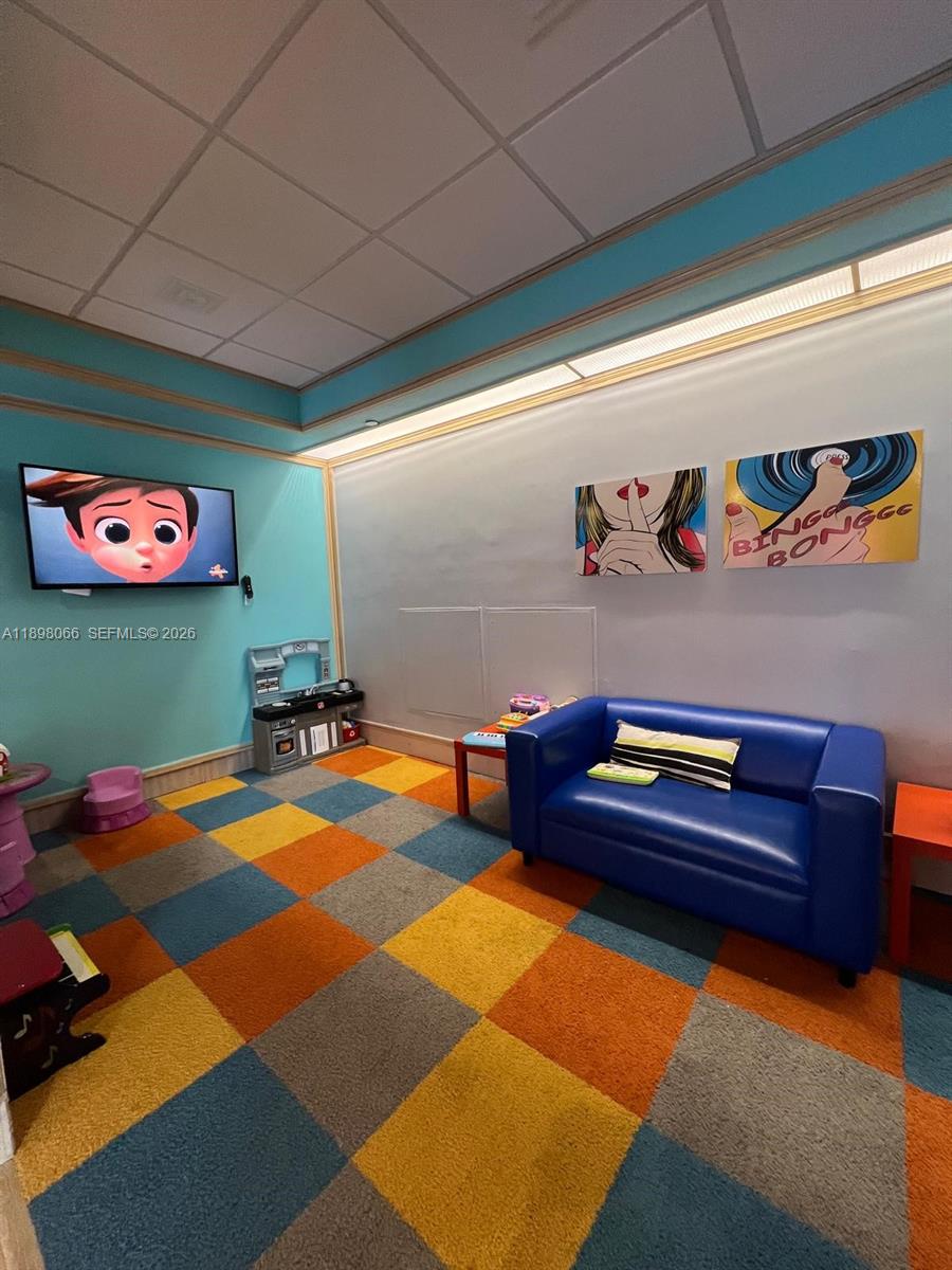 VILLA REGINA CONDO - Residential