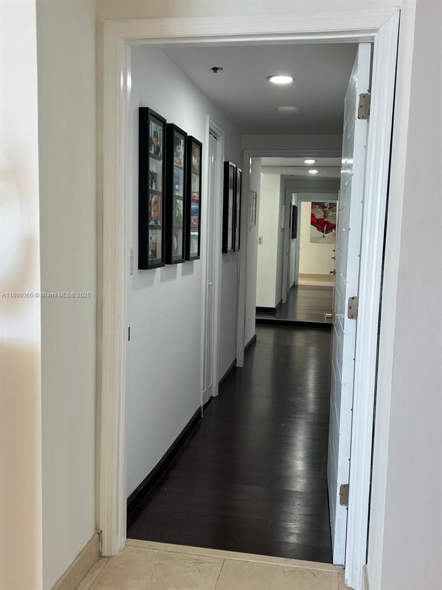 VILLA REGINA CONDO - Residential