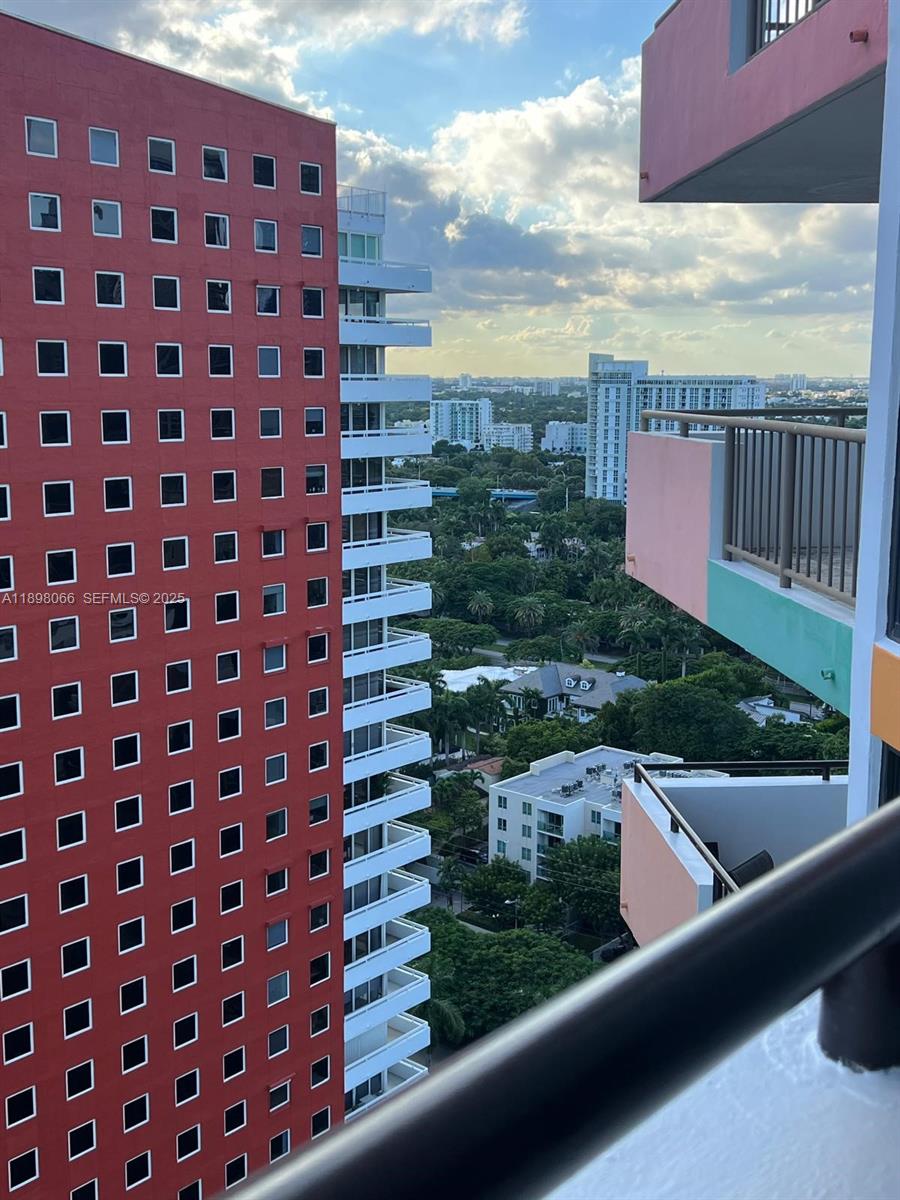 VILLA REGINA CONDO - Residential