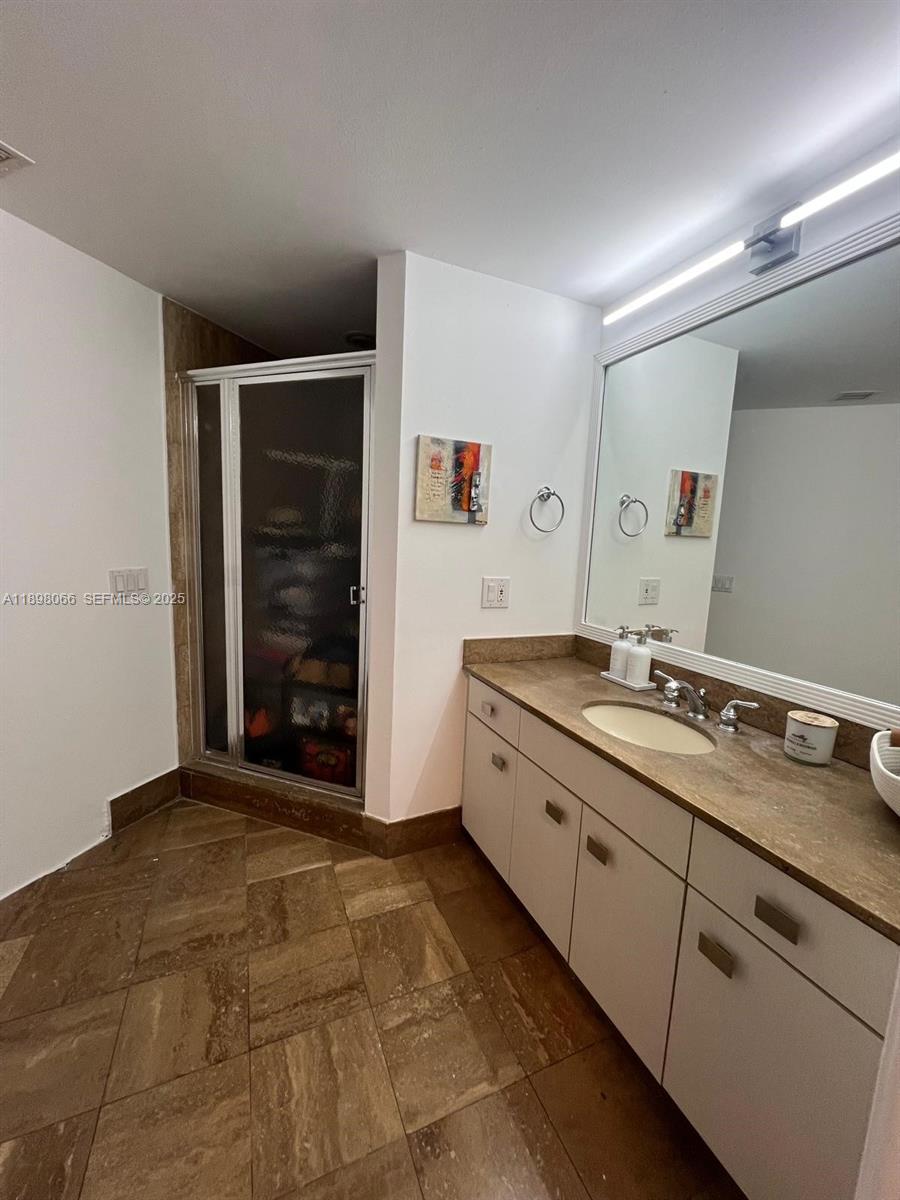 VILLA REGINA CONDO - Residential