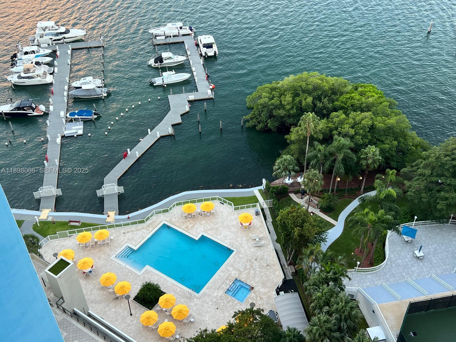 VILLA REGINA CONDO - Residential