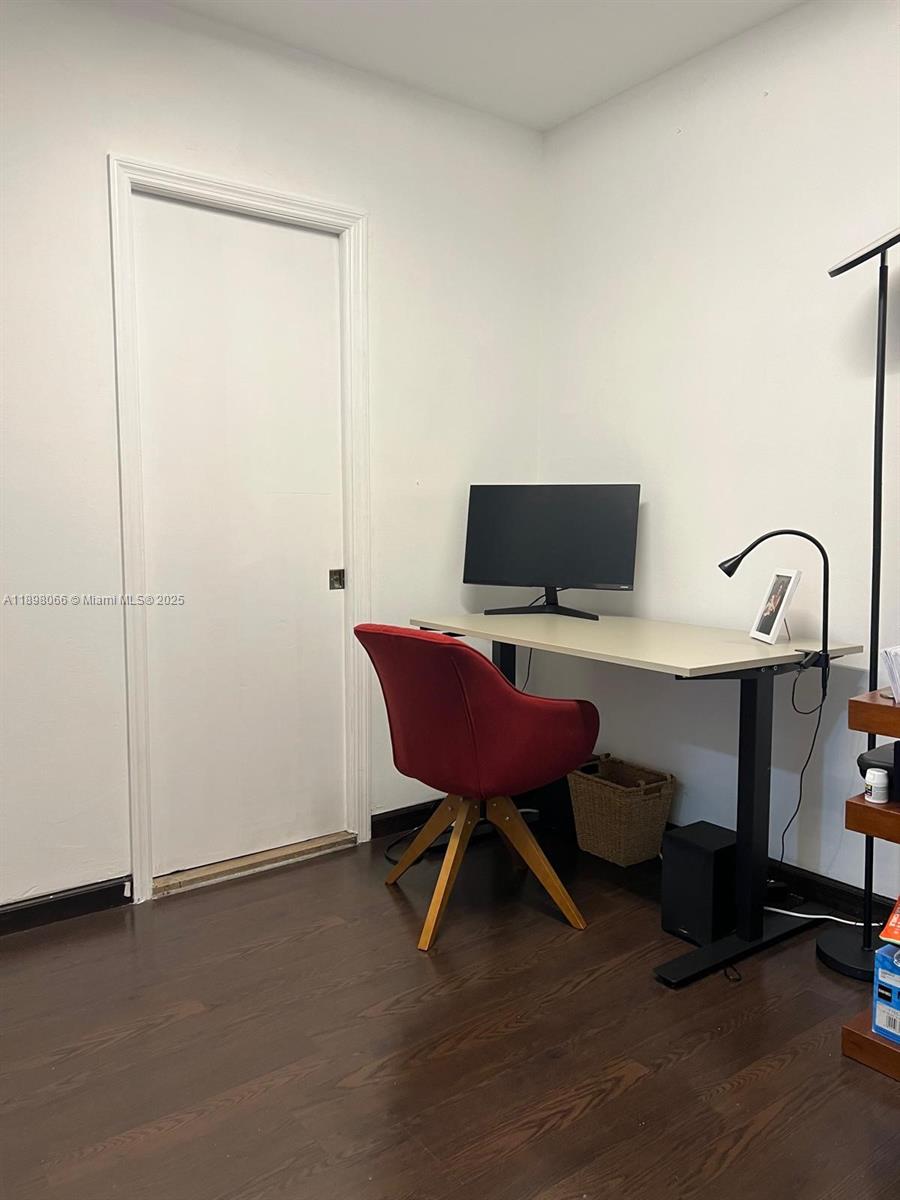 VILLA REGINA CONDO - Residential