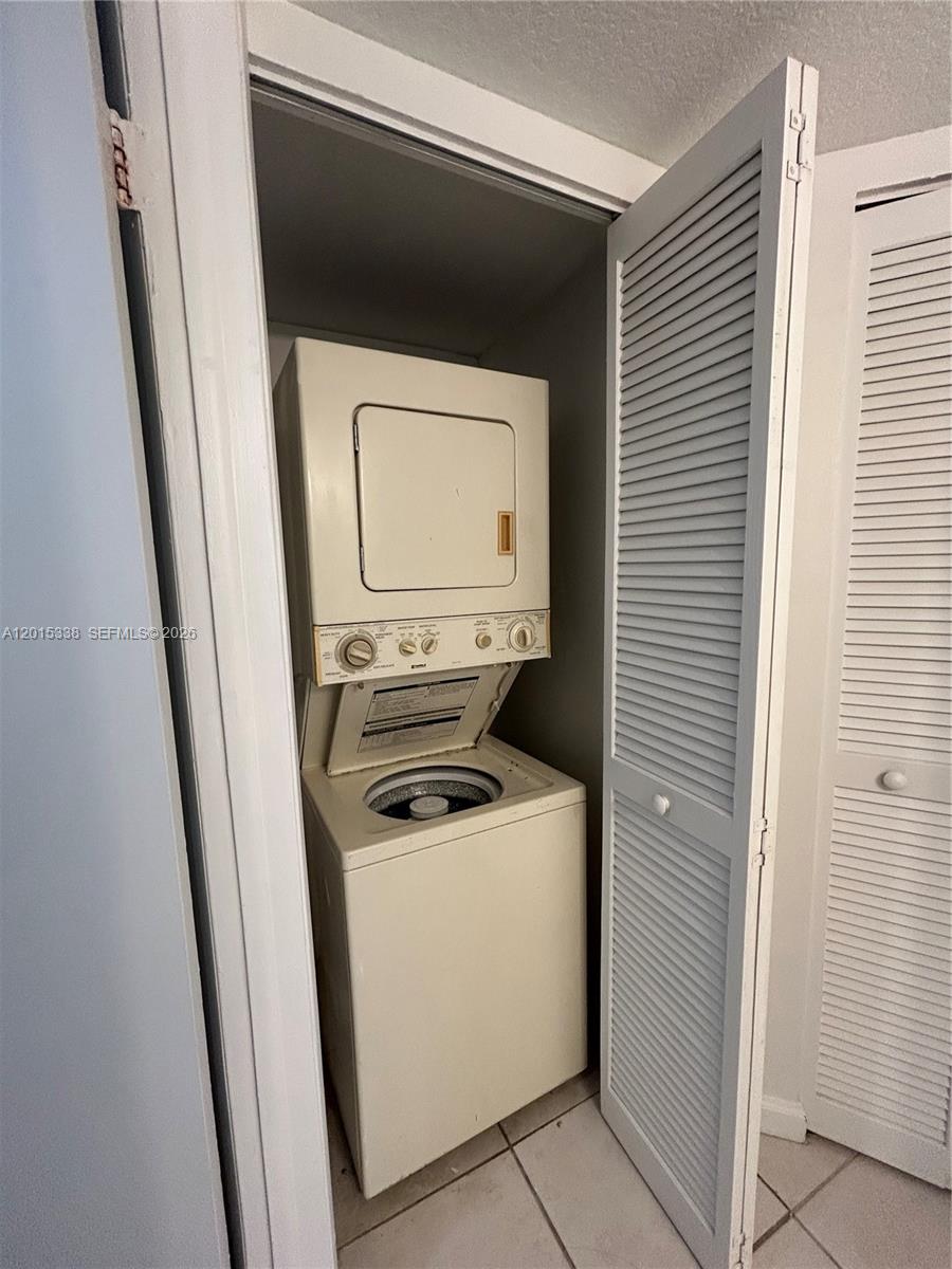VERABELLA FALLS CONDO - Residential Lease