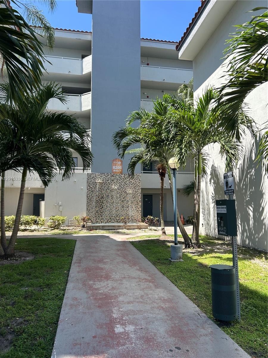 VERABELLA FALLS CONDO - Residential Lease
