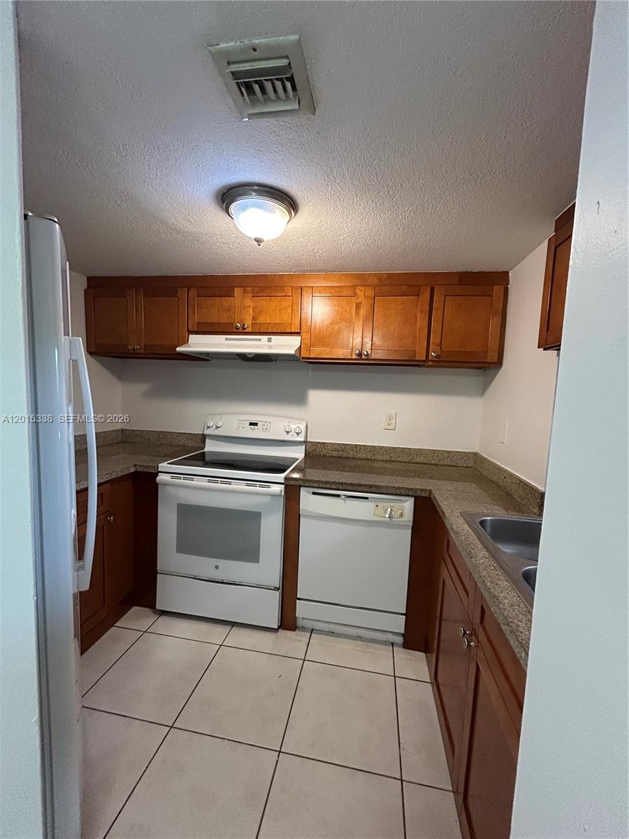 VERABELLA FALLS CONDO - Residential Lease