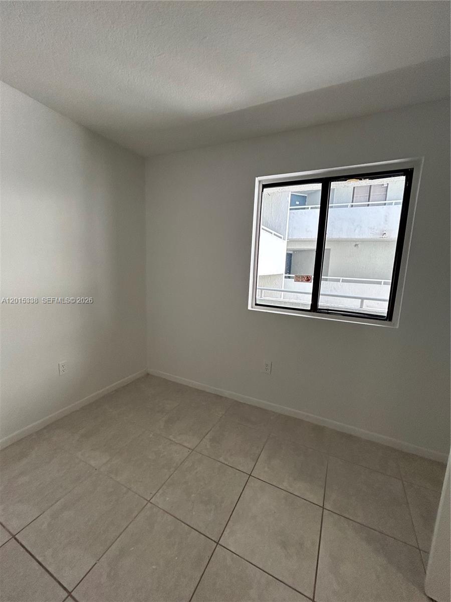 VERABELLA FALLS CONDO - Residential Lease