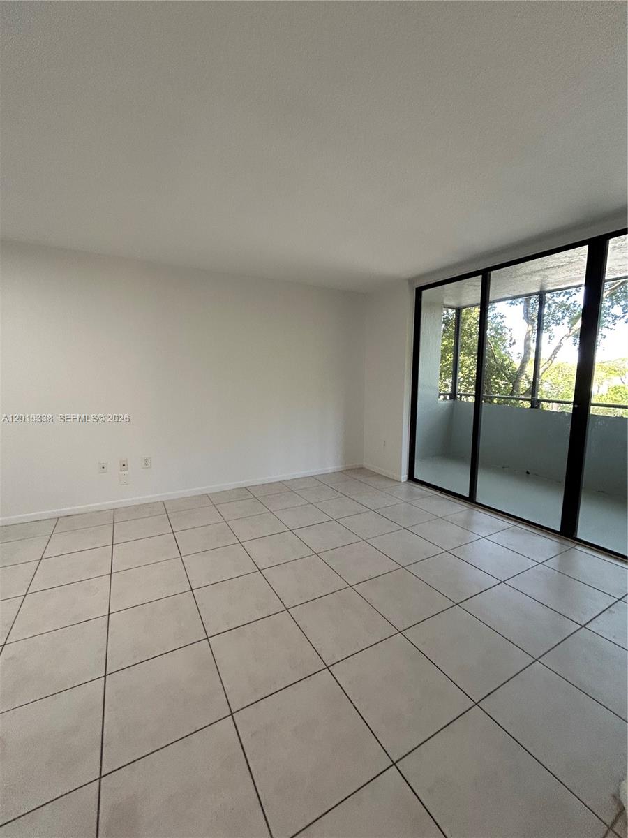 VERABELLA FALLS CONDO - Residential Lease