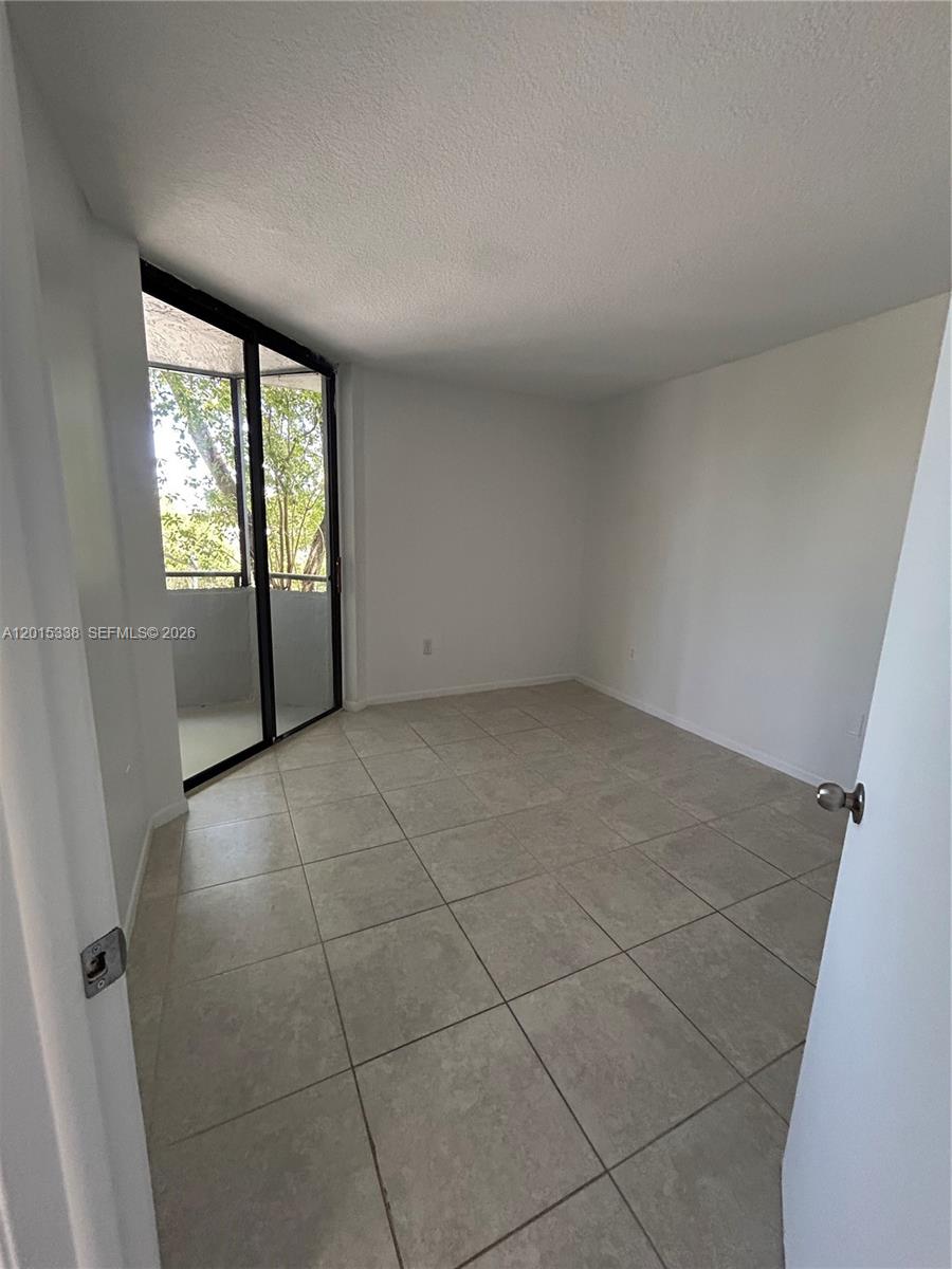 VERABELLA FALLS CONDO - Residential Lease