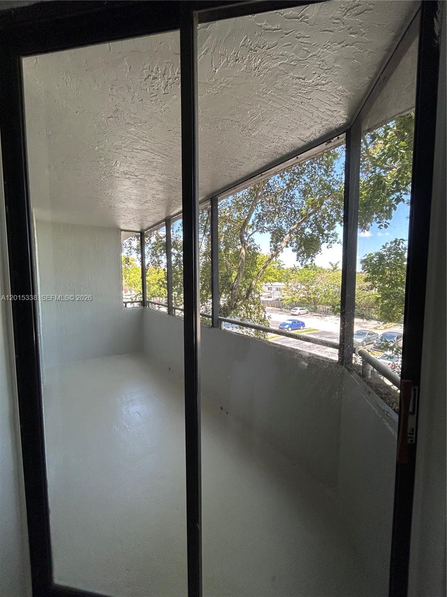 VERABELLA FALLS CONDO - Residential Lease