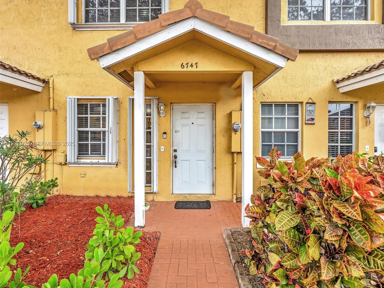 S & R OF INVERRARY - Residential Lease