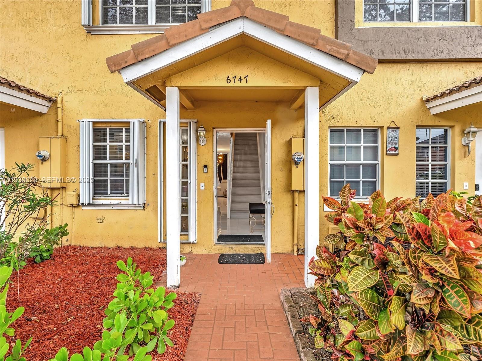 S & R OF INVERRARY - Residential Lease