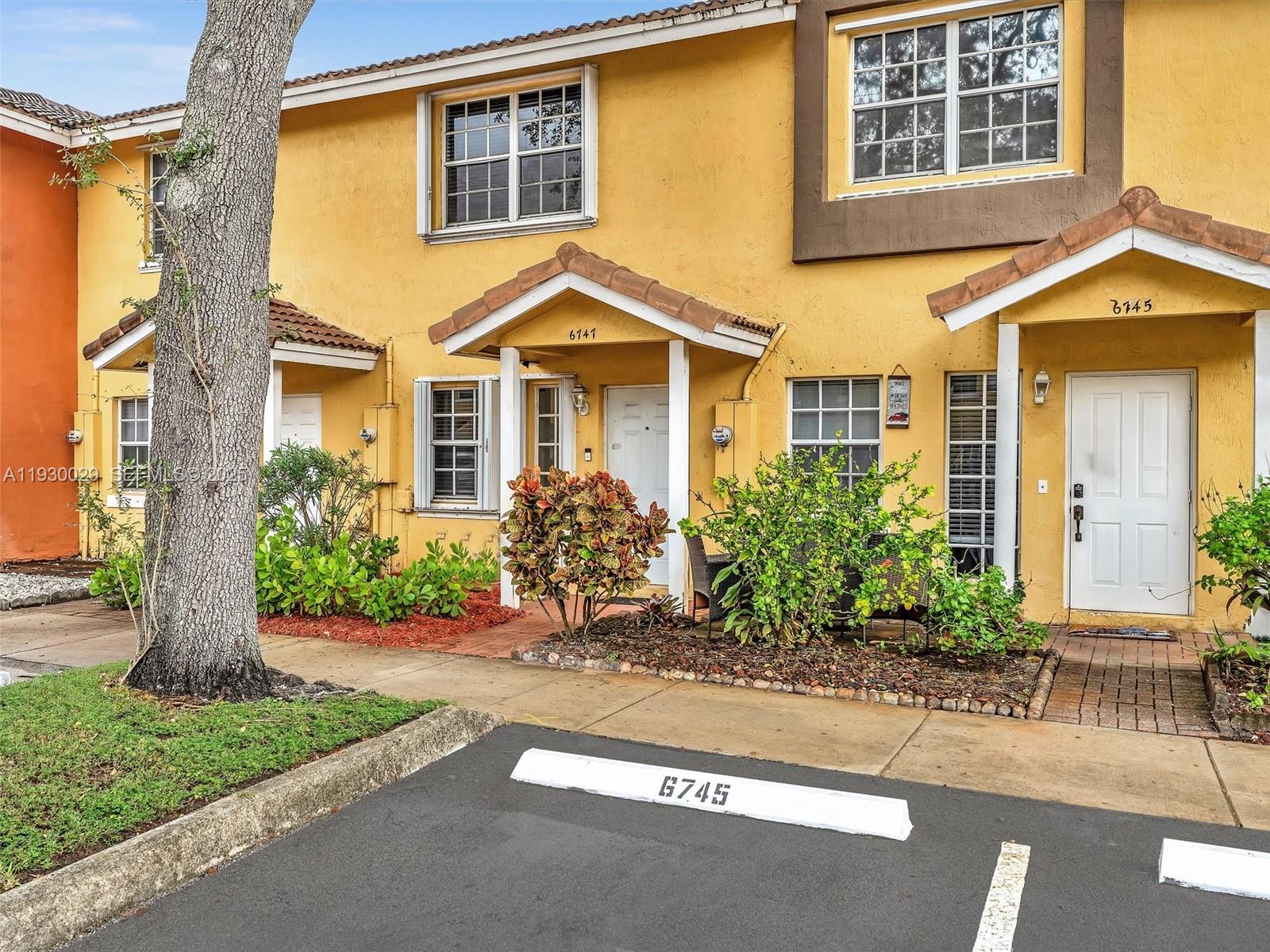 S & R OF INVERRARY - Residential Lease