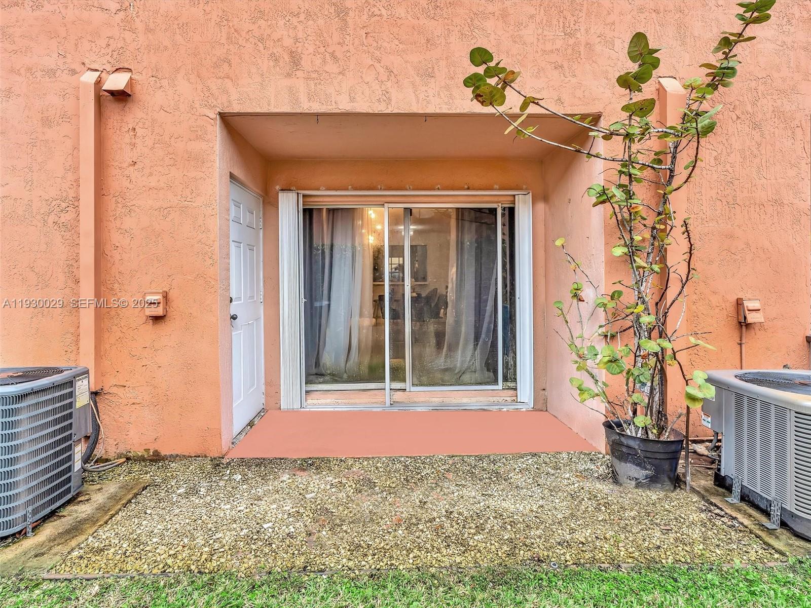 S & R OF INVERRARY - Residential Lease