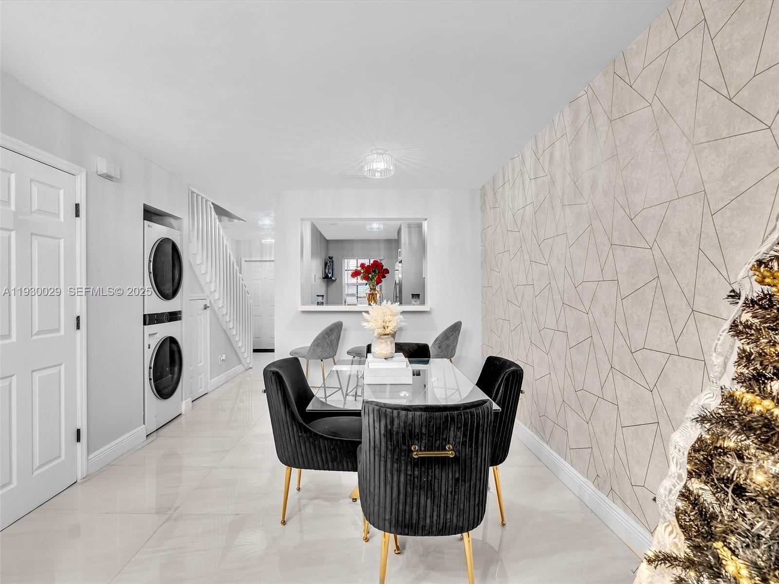 S & R OF INVERRARY - Residential Lease