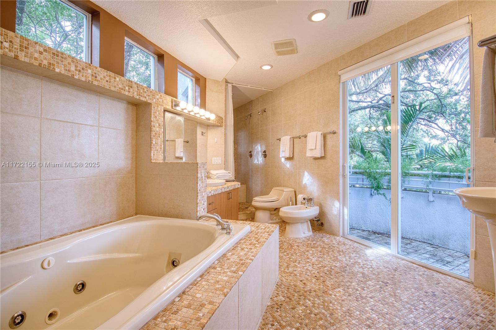 RHODES AMD NEW BISC - Residential Lease