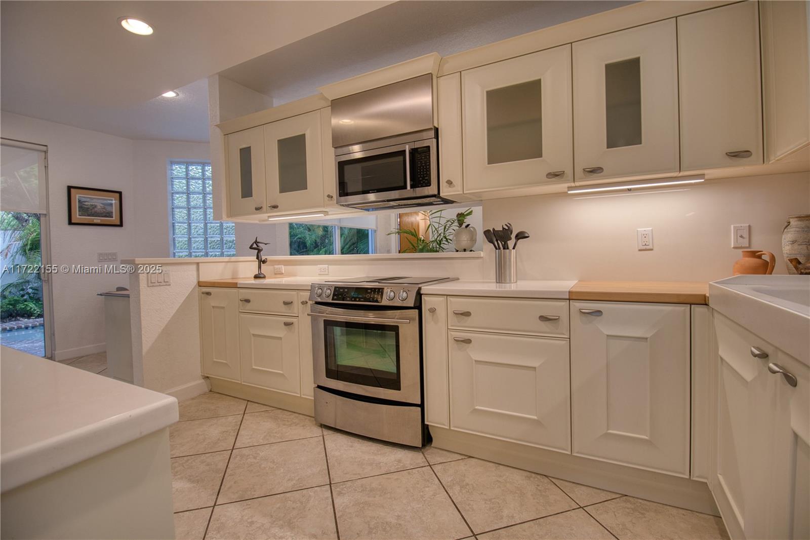 RHODES AMD NEW BISC - Residential Lease