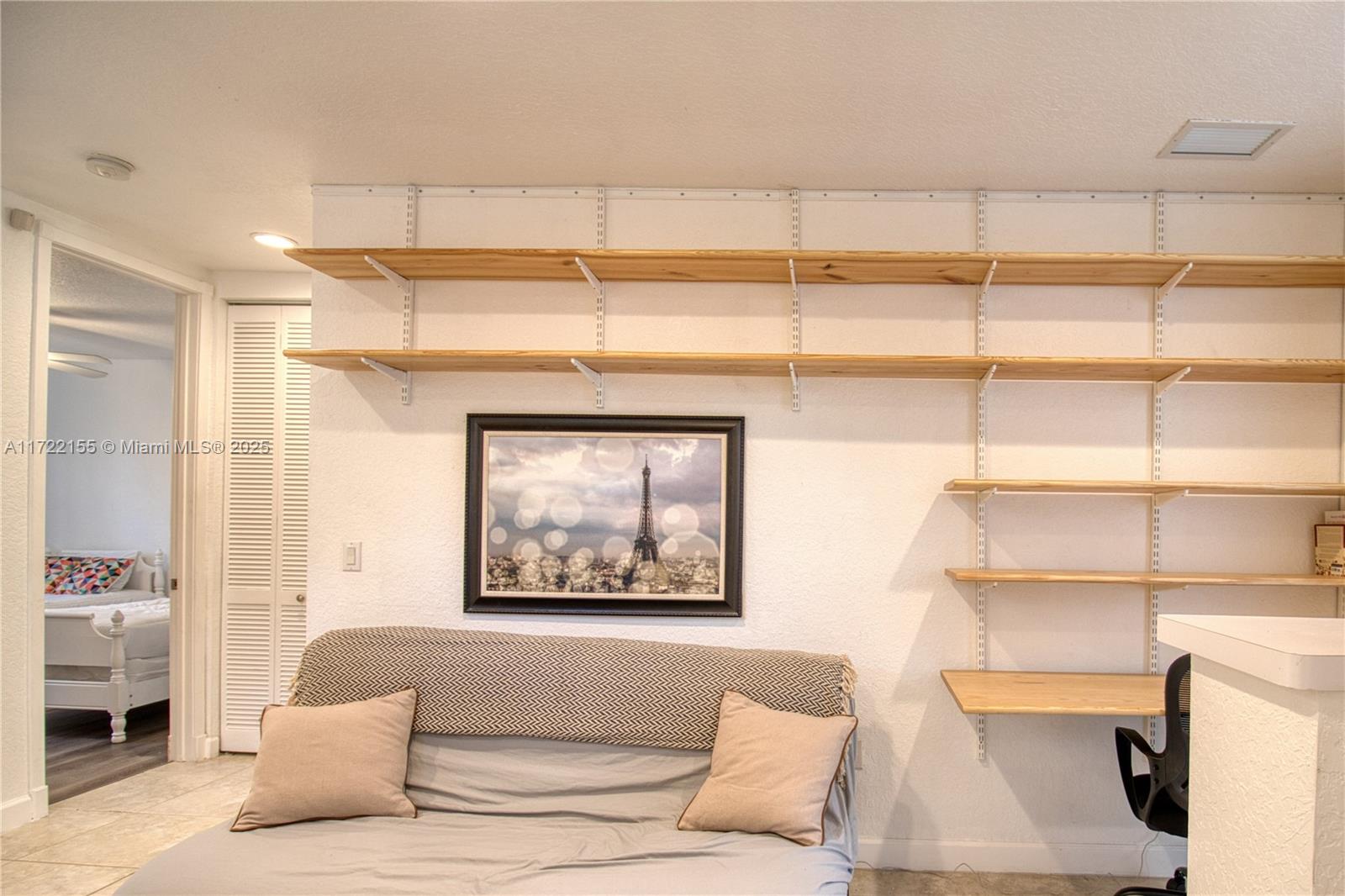 RHODES AMD NEW BISC - Residential Lease