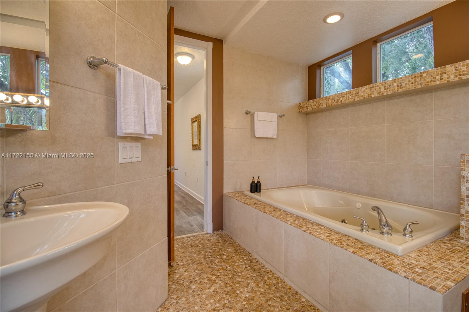 RHODES AMD NEW BISC - Residential Lease