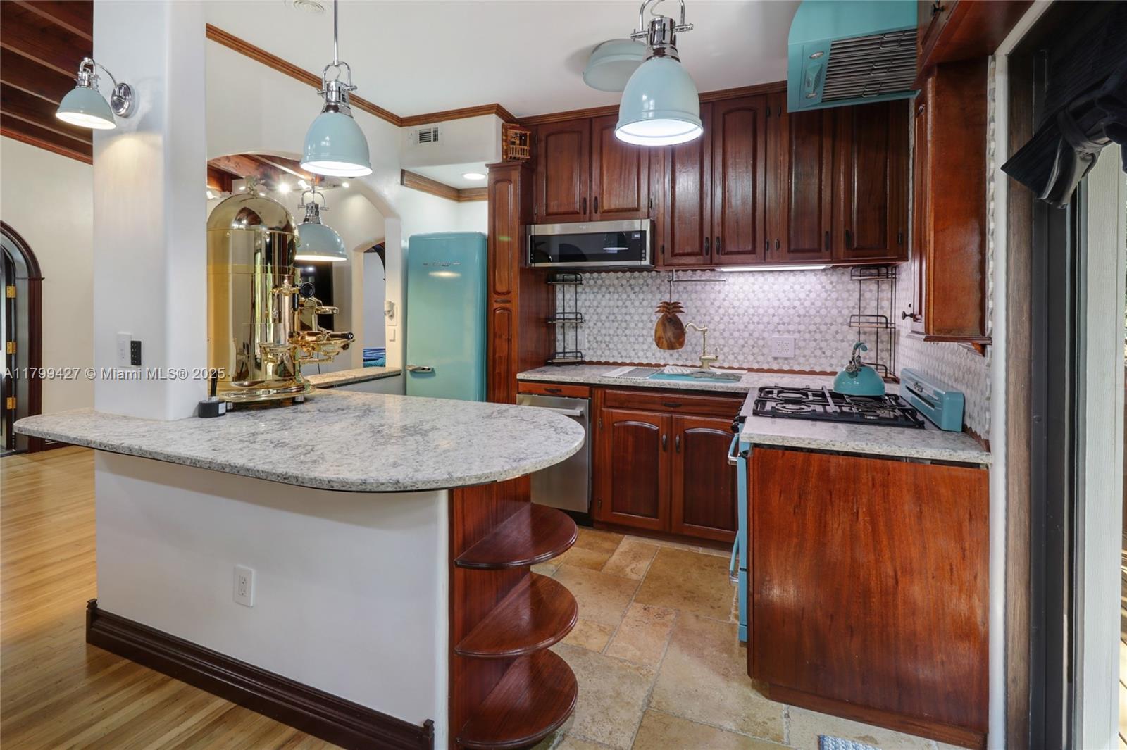 550 Quail Ave1