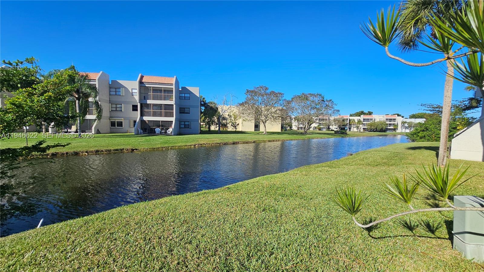 Racquet Club Apts at Bonav - Residential