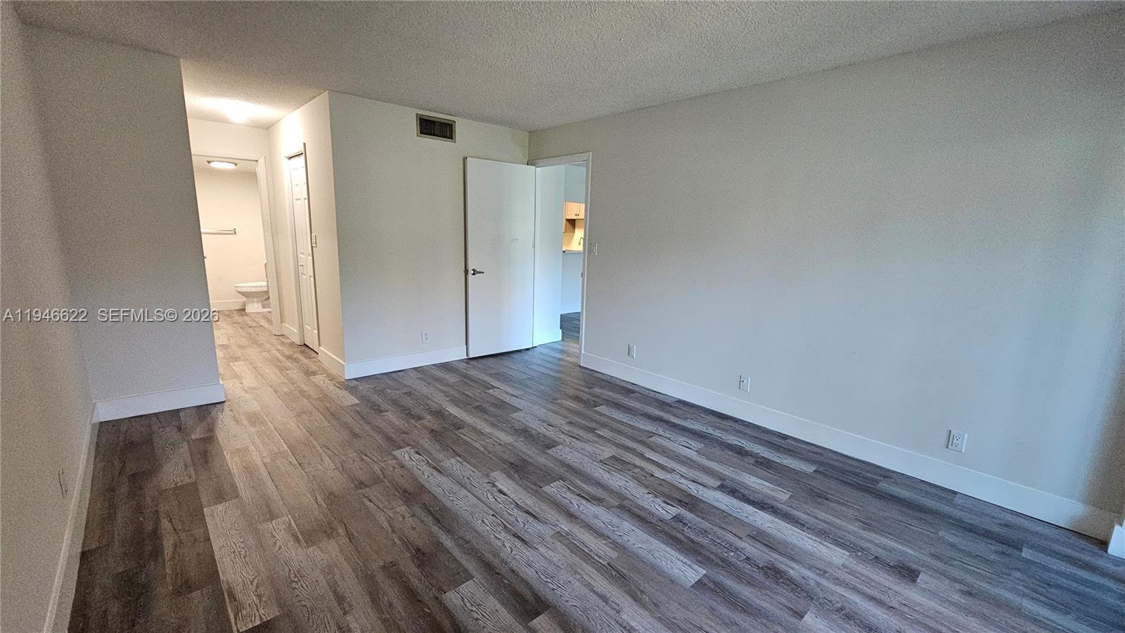 Racquet Club Apts at Bonav - Residential