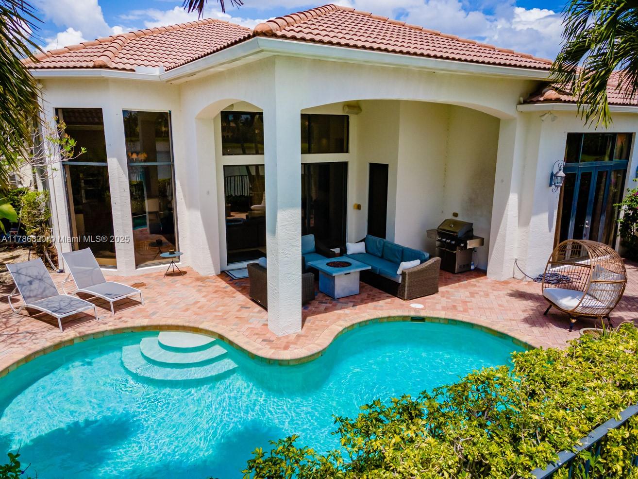 17937 Villa Club Way