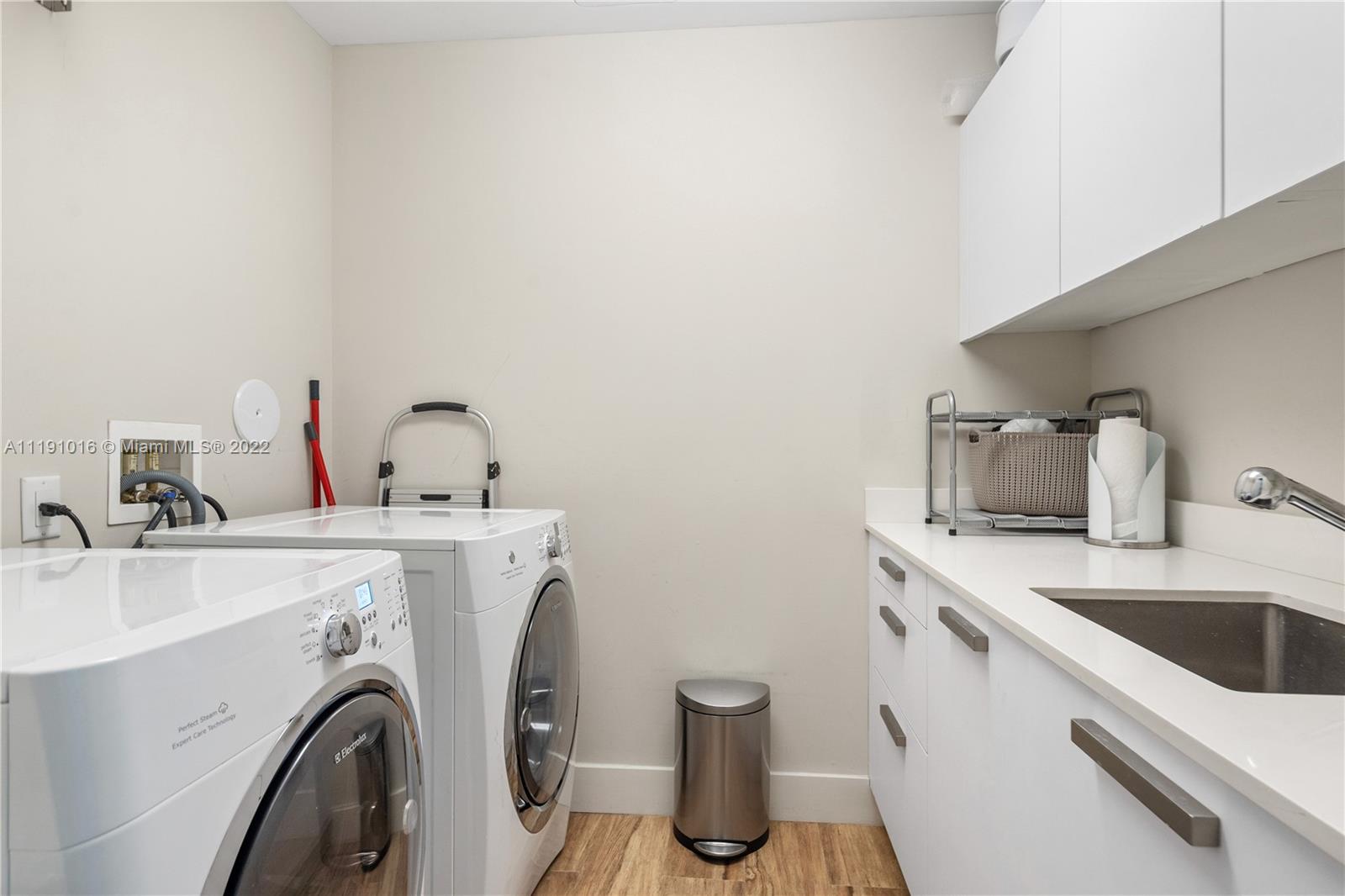 OCEANA KEY BISCAYNE CONDO - Residential