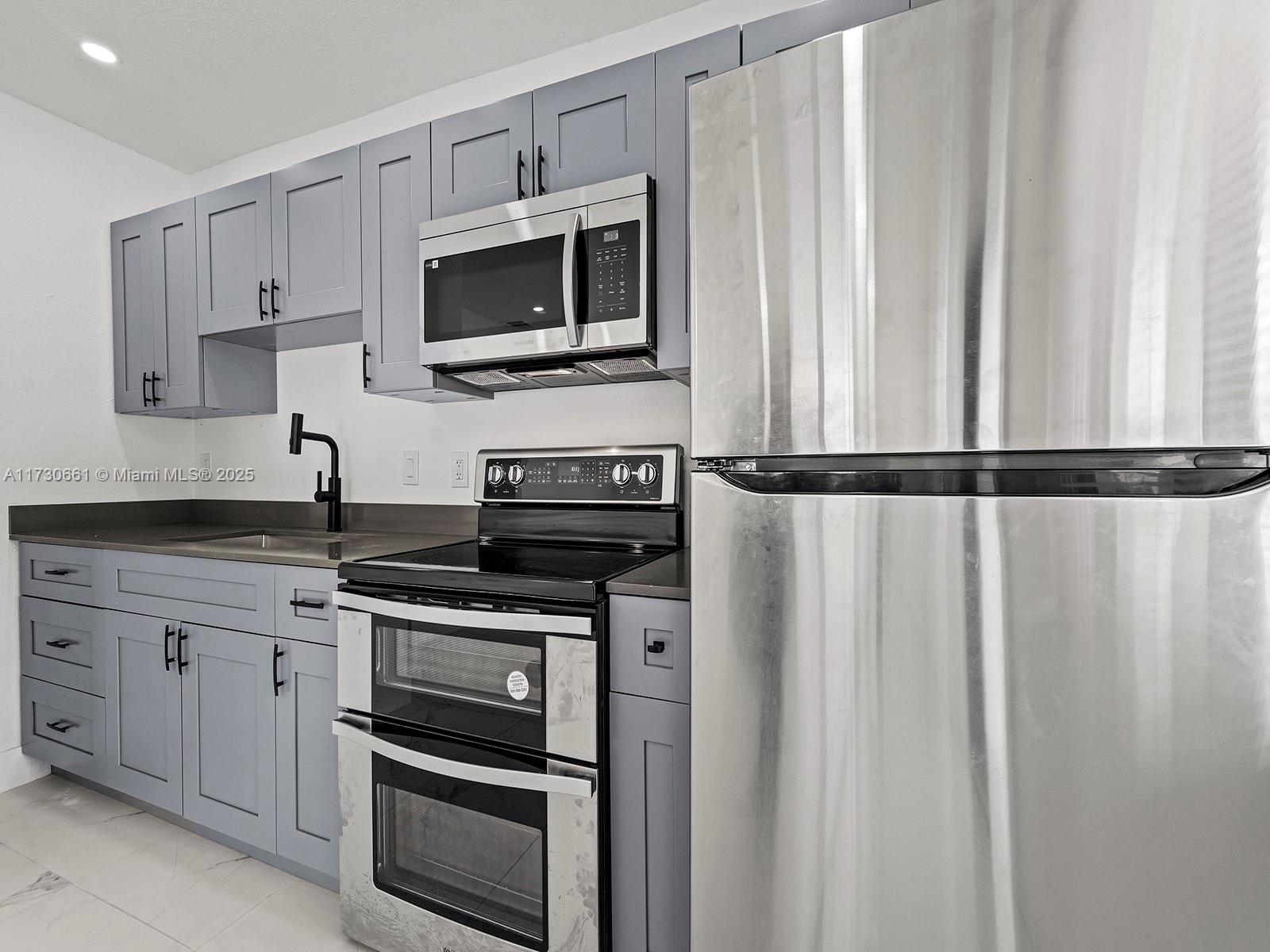 Rental Property at 923 Nw 22nd Ct 923, Miami, Broward County, Florida - Bedrooms: 2 
Bathrooms: 1  - $2,700 MO.