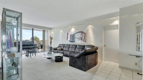 20281 E Country Club Dr M6 Aventura FL 33180
