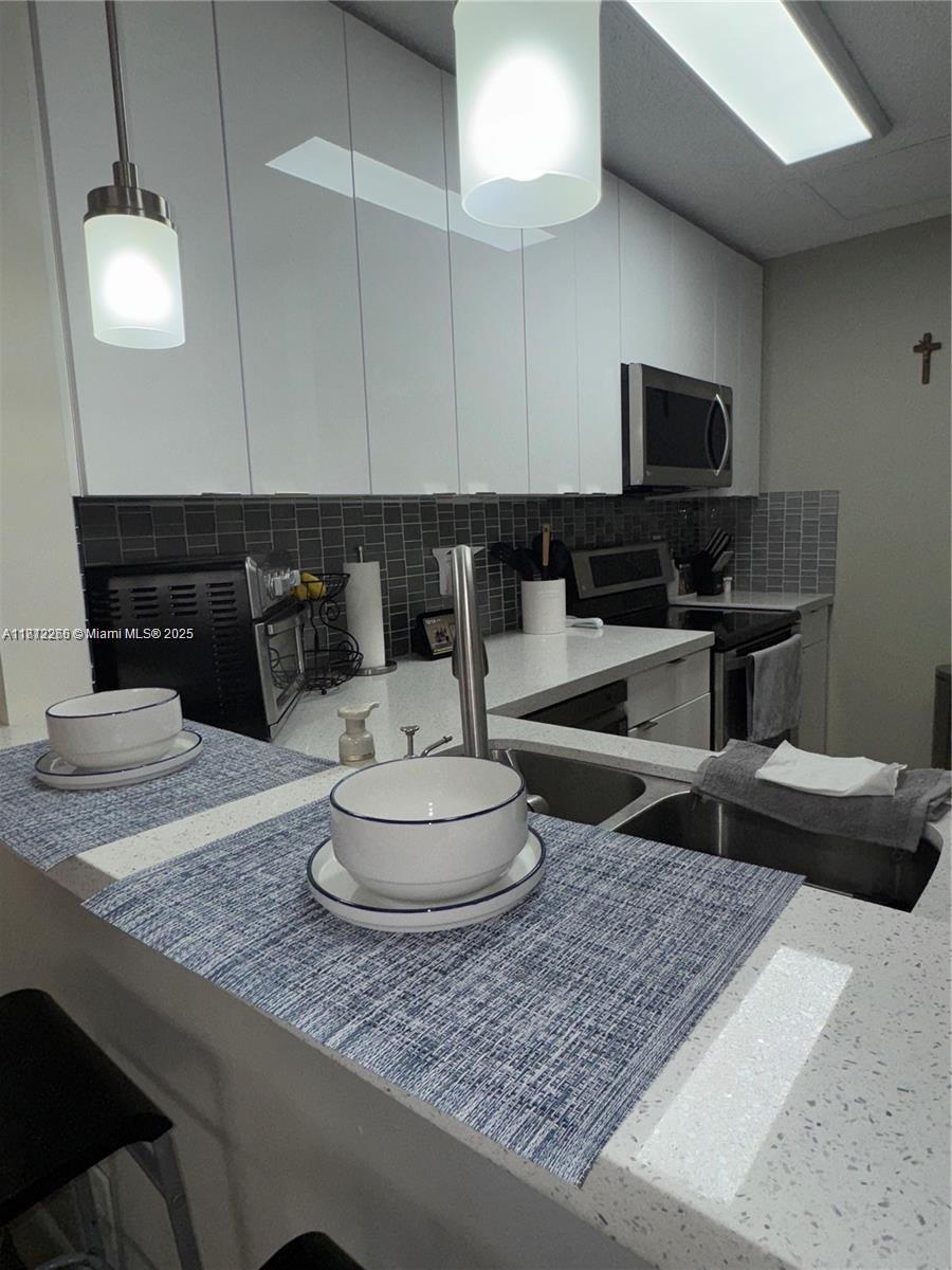 HOLIDAY VILLAGE OF CORAL - Residential
