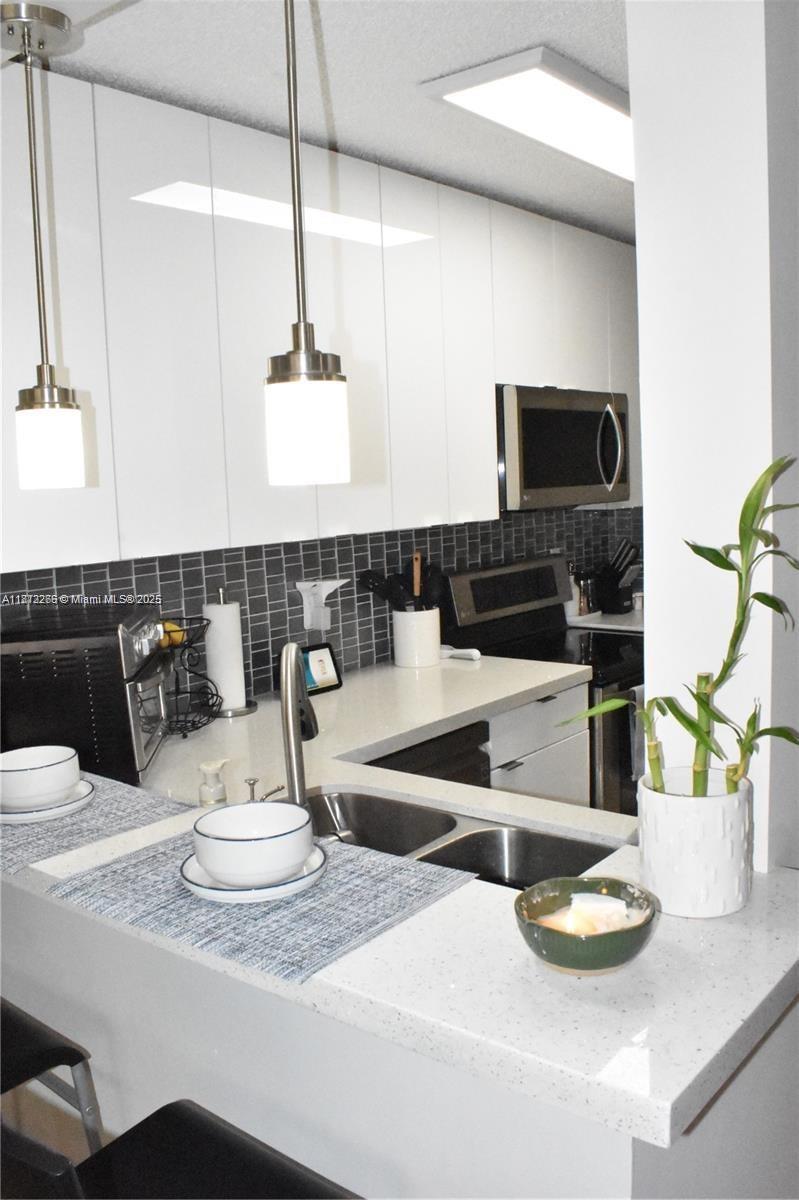 HOLIDAY VILLAGE OF CORAL - Residential