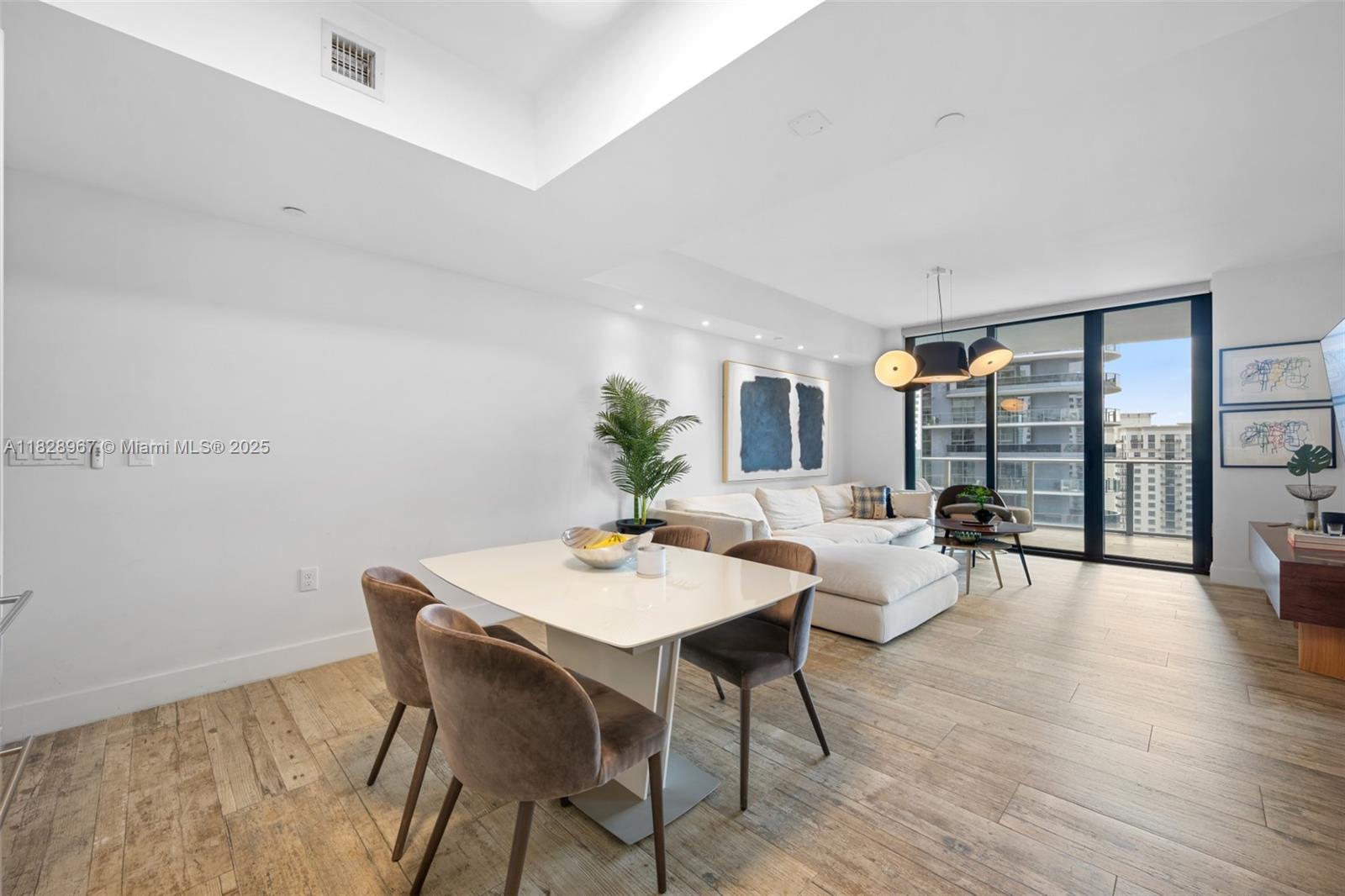 1010 BRICKELL CONDO - Residential Lease