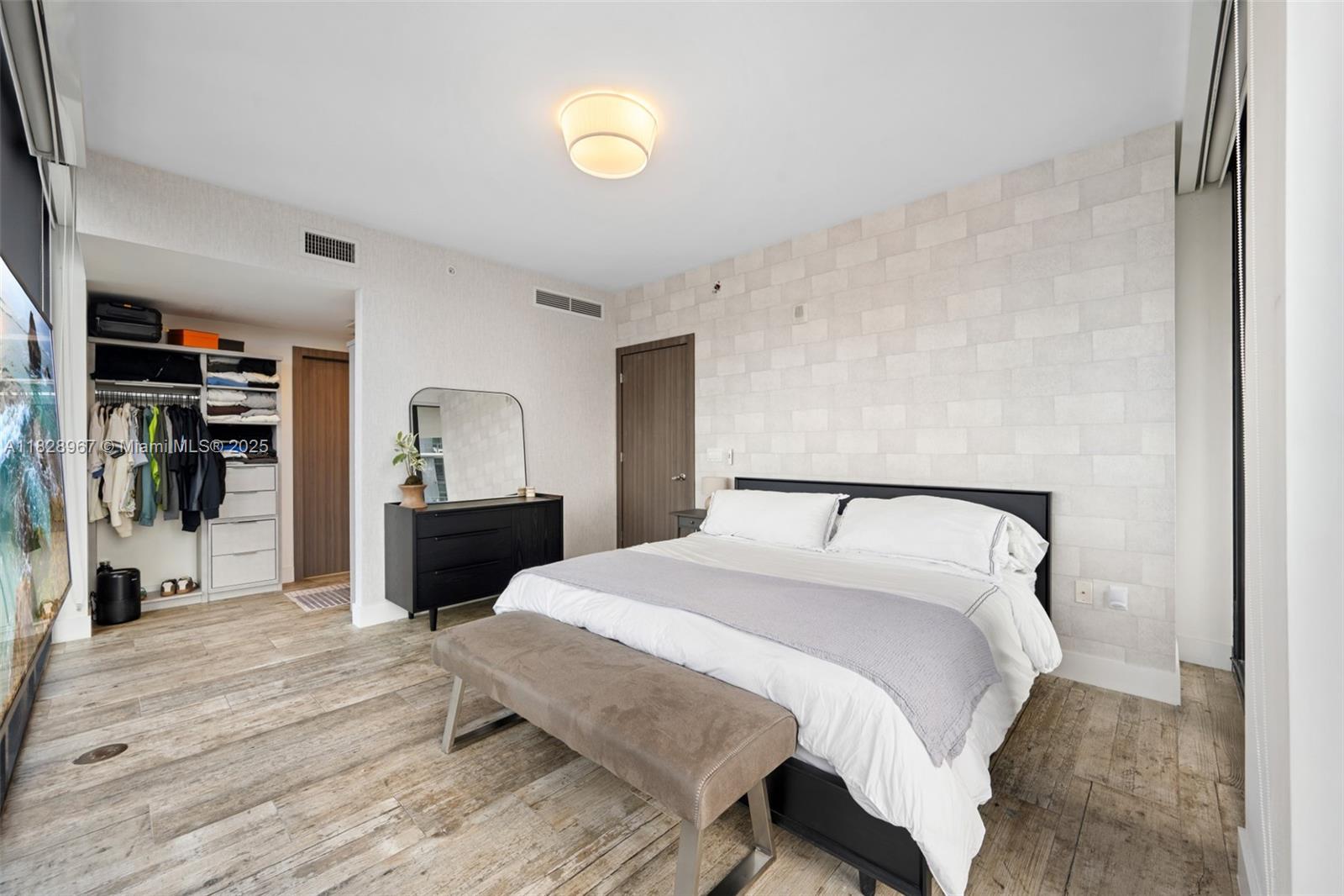 1010 BRICKELL CONDO - Residential Lease