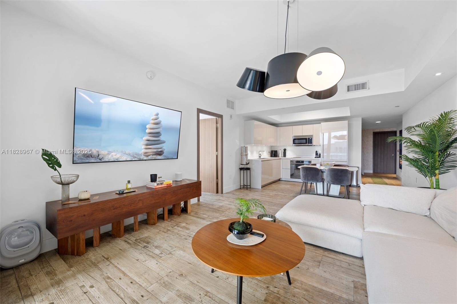 1010 BRICKELL CONDO - Residential Lease