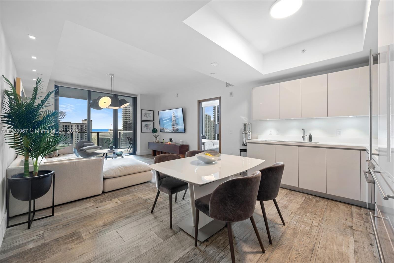 1010 BRICKELL CONDO - Residential Lease