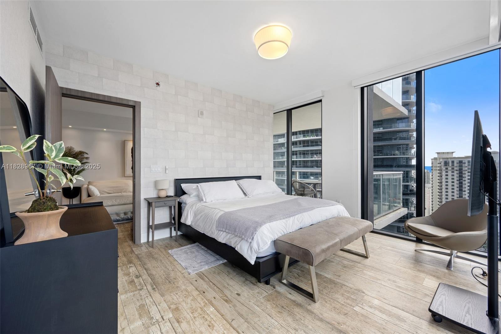 1010 BRICKELL CONDO - Residential Lease