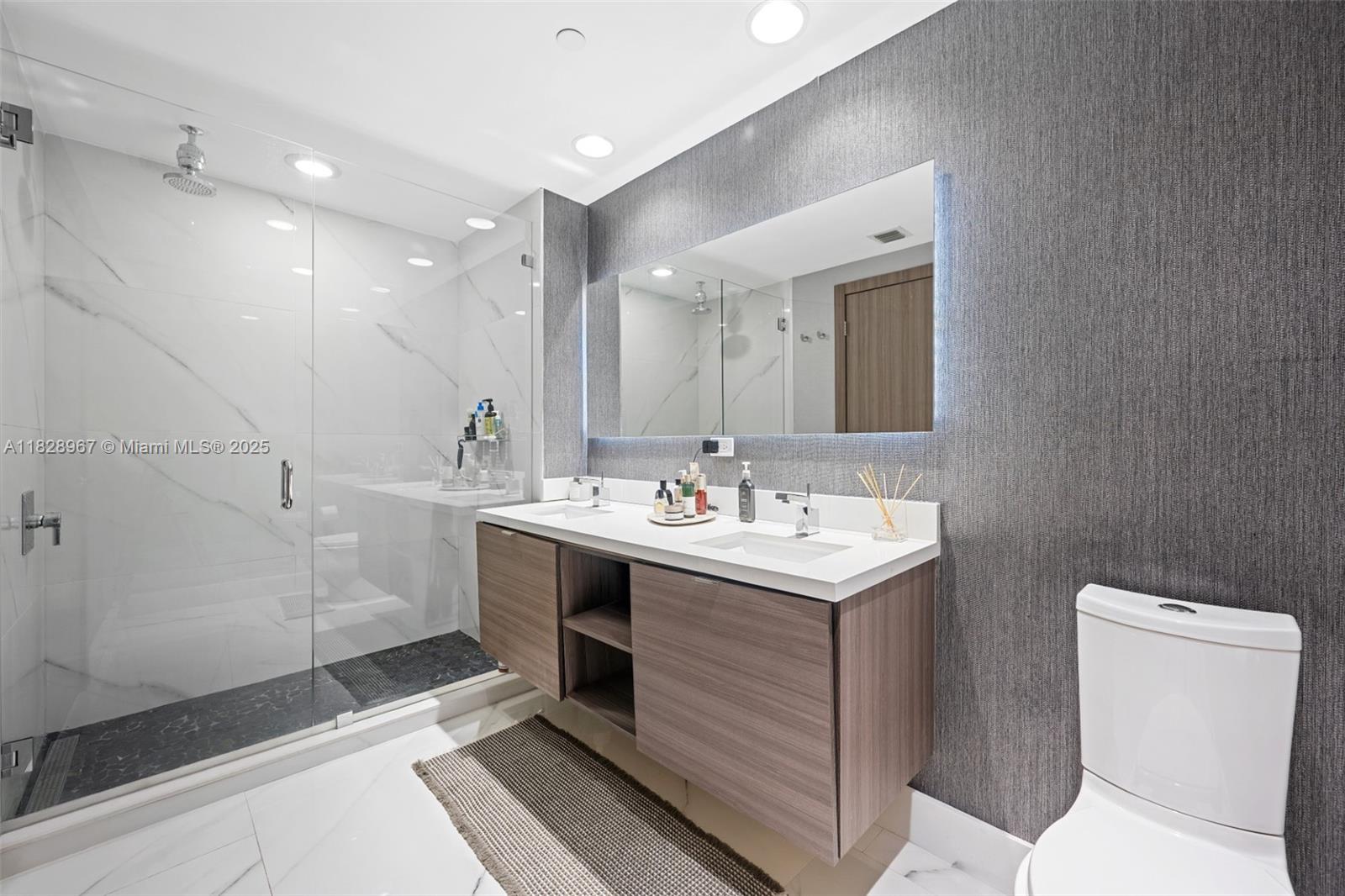 1010 BRICKELL CONDO - Residential Lease