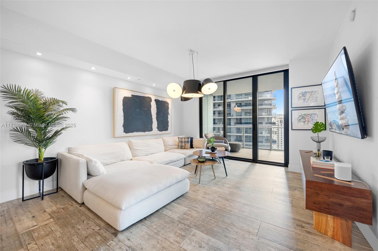 1010 BRICKELL CONDO - Residential Lease