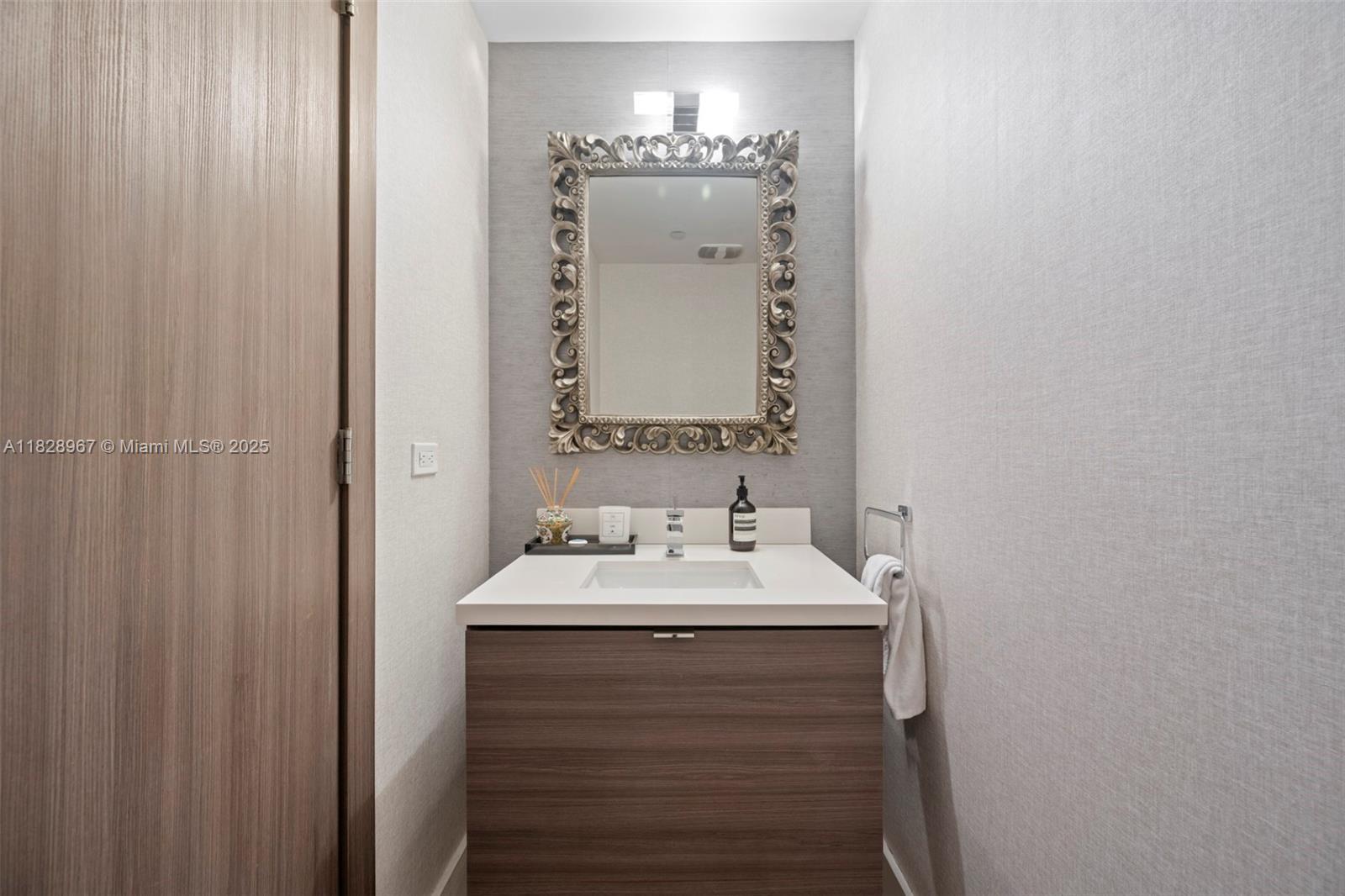 1010 BRICKELL CONDO - Residential Lease