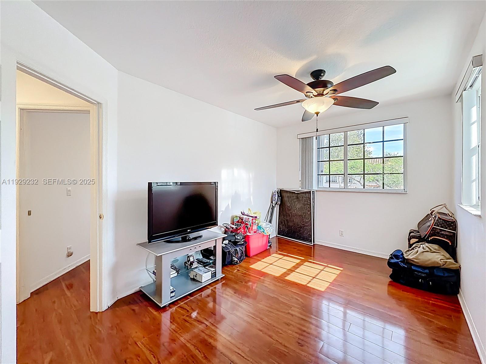 WELLEBY UNIT SEVEN - Residential