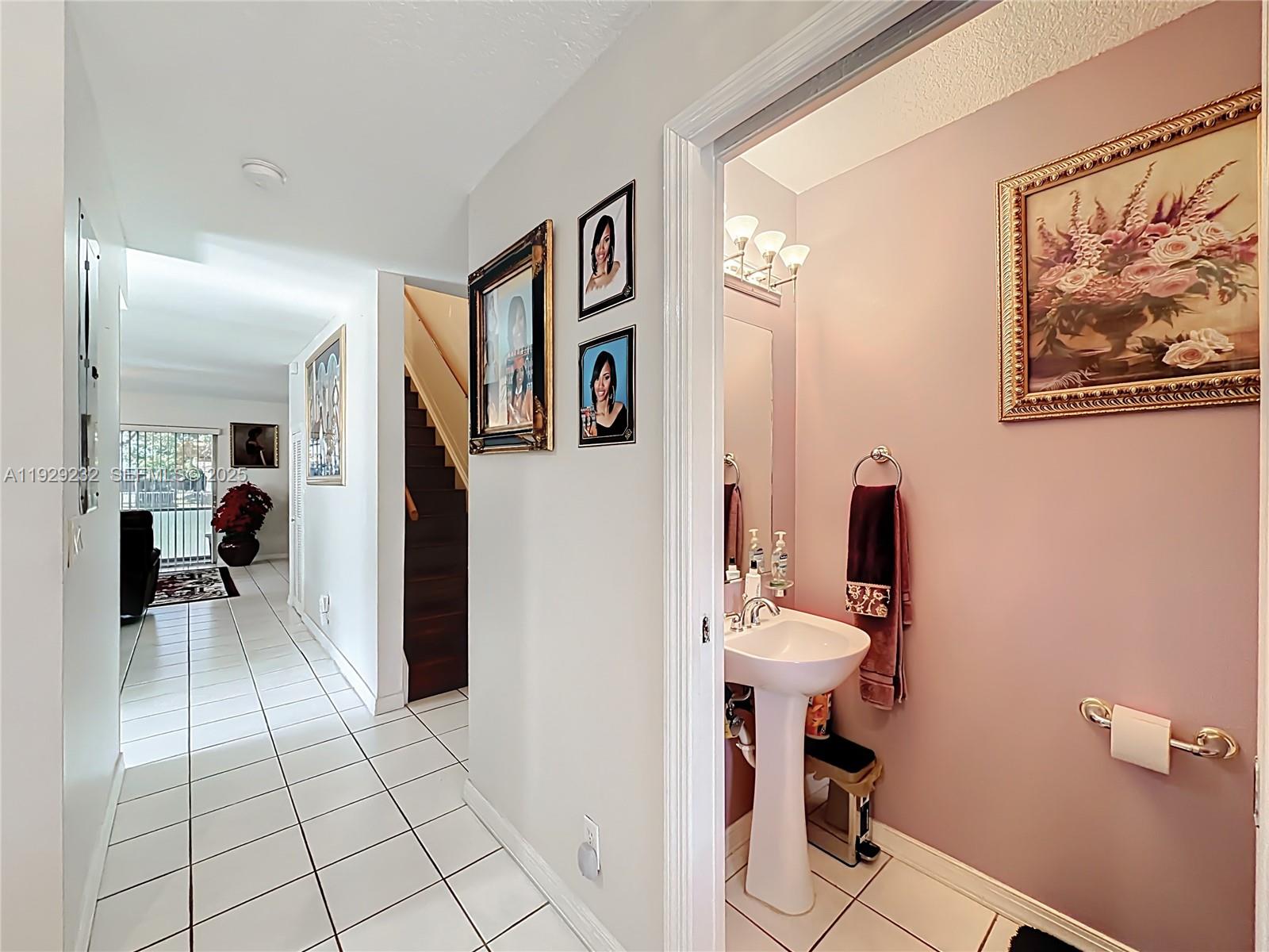 WELLEBY UNIT SEVEN - Residential