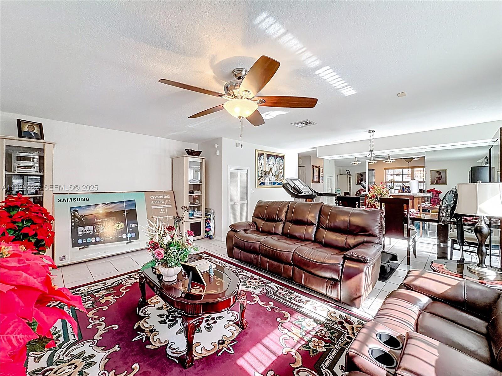 WELLEBY UNIT SEVEN - Residential