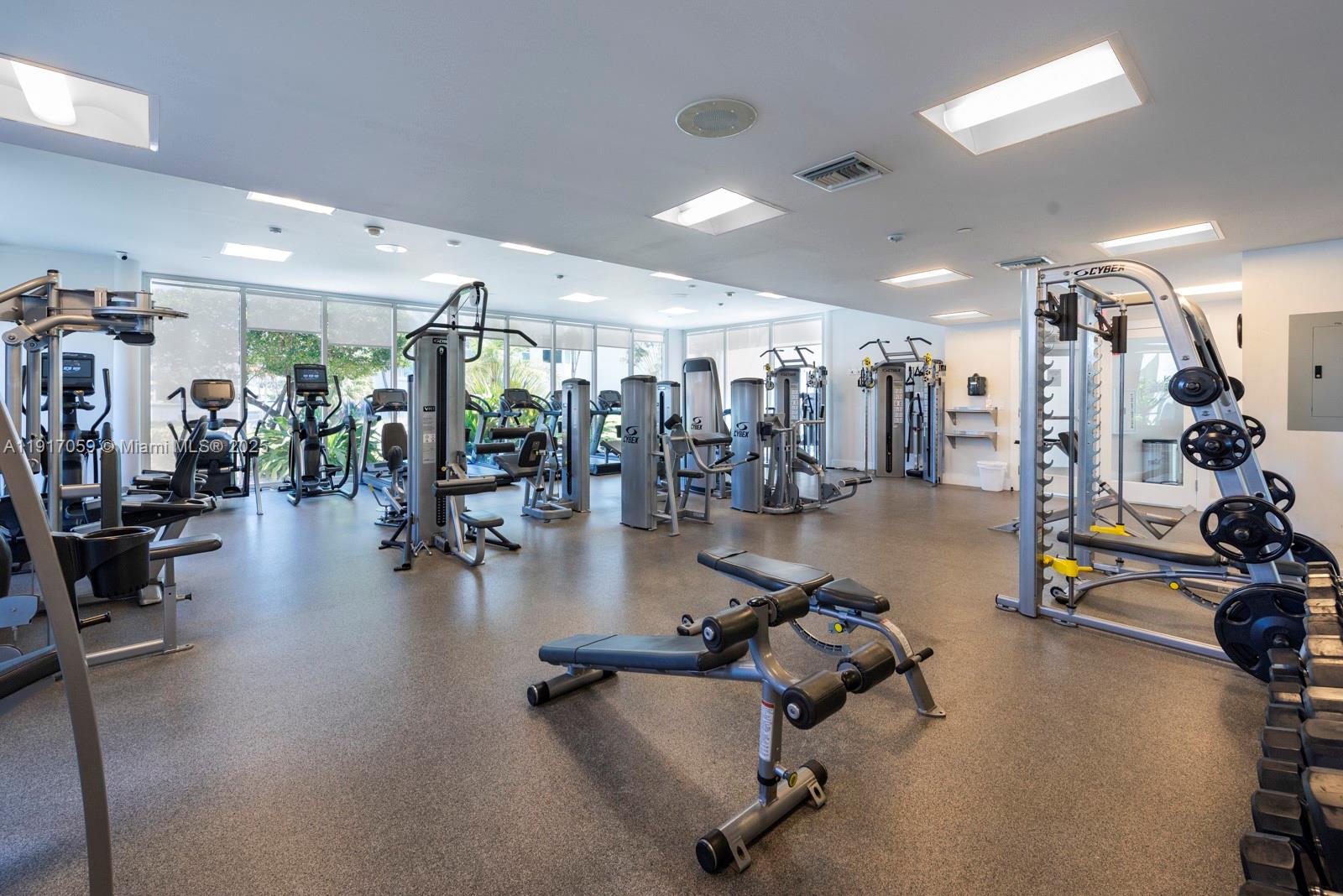 HAMPTONS WEST - Residential