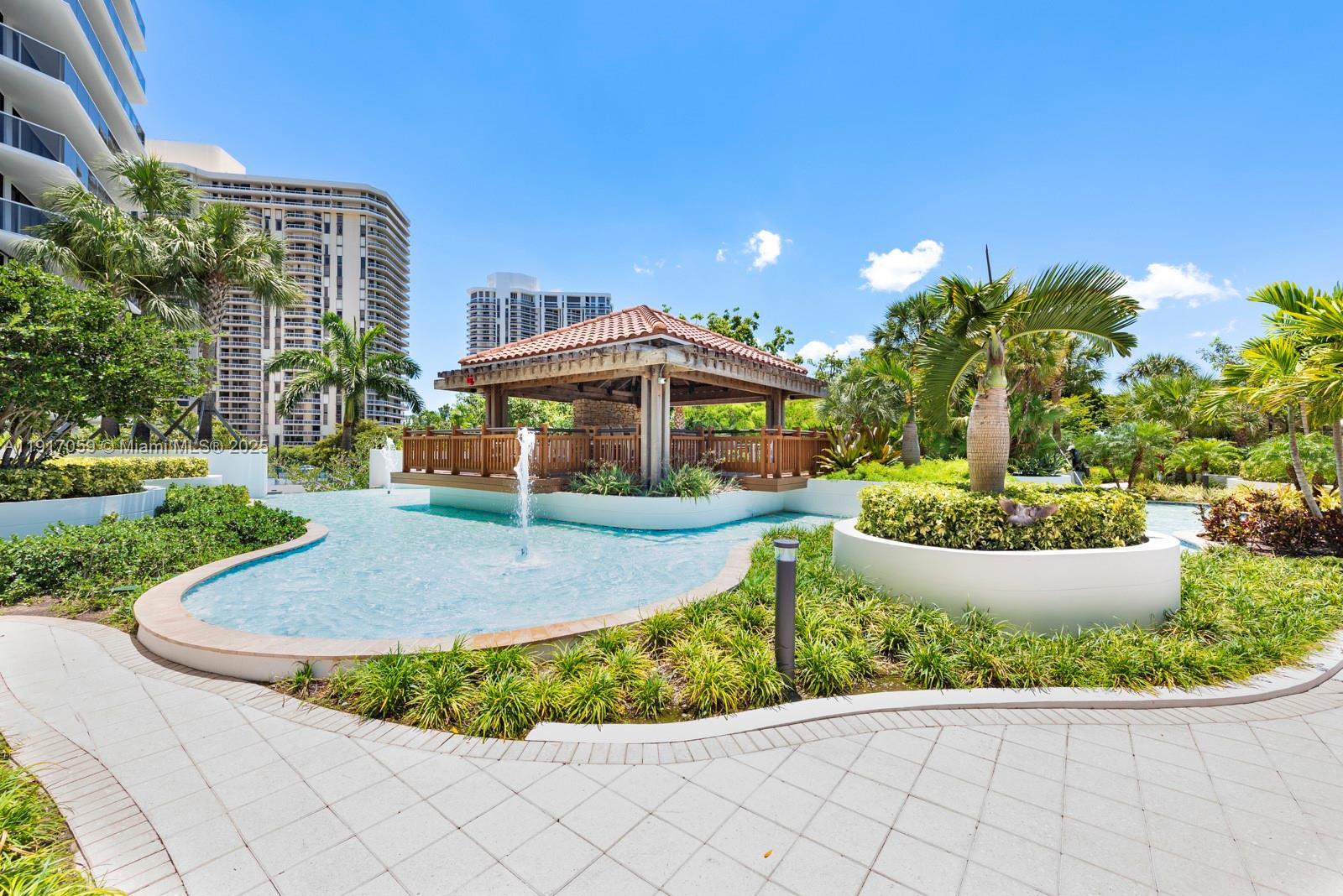 HAMPTONS WEST - Residential