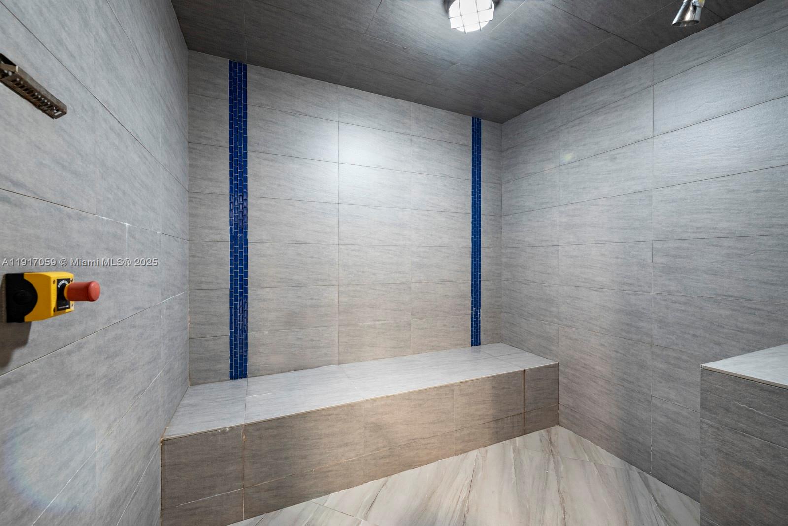 HAMPTONS WEST - Residential